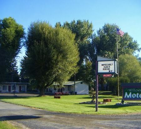 The Willows Motel Wilbur Eksteriør bilde